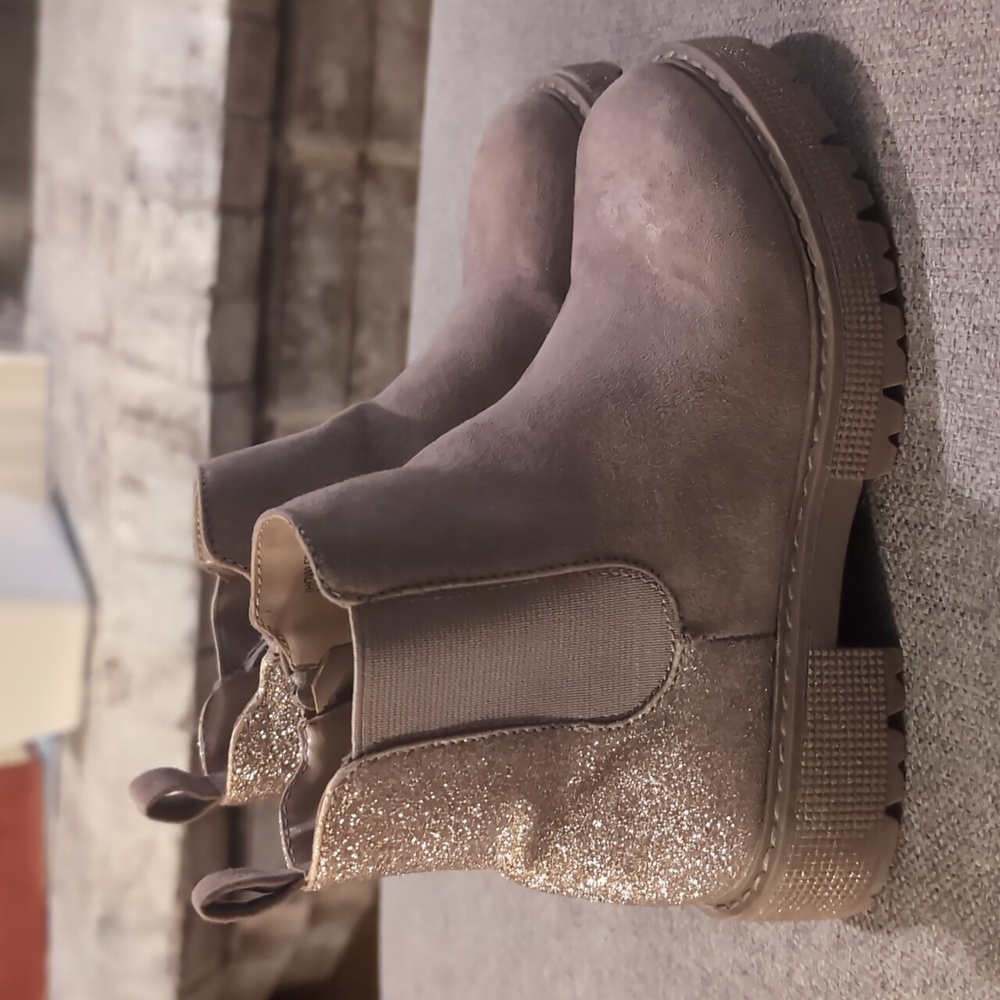 Girls Boots